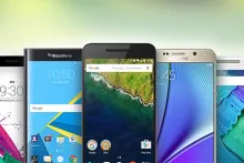 5 mobitela upaljenih, uspravni